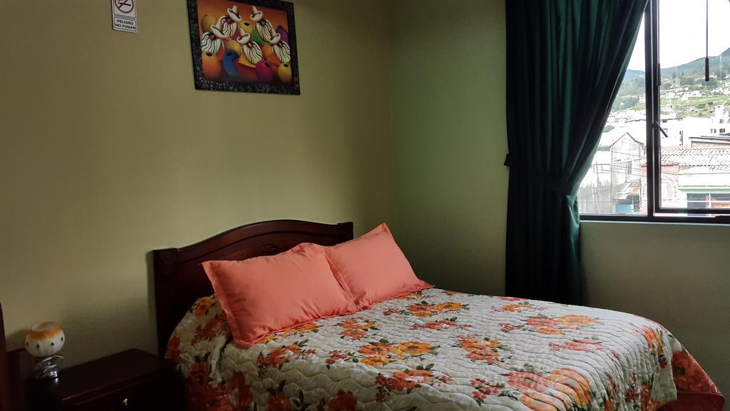 Hostal Los Lirios Loja Kültér fotó