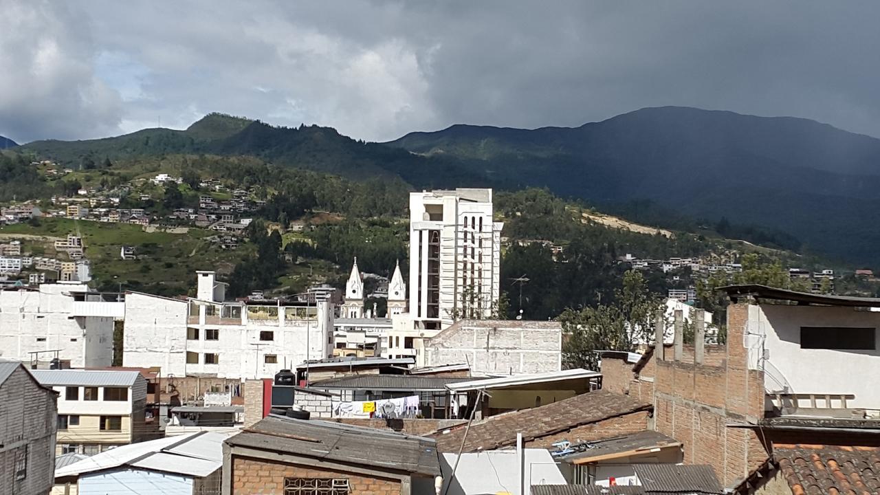 Hostal Los Lirios Loja Kültér fotó