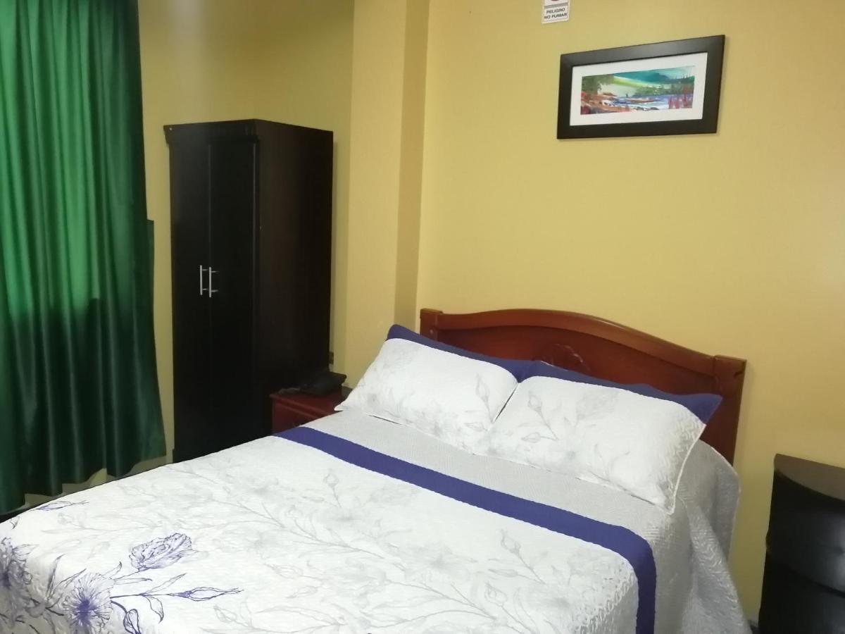 Hostal Los Lirios Loja Kültér fotó